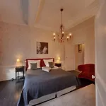 Maison D'hotes La Corne D'or 2*