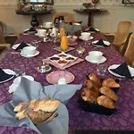 Bed & Breakfast Maison D'hotes La Corne D'or