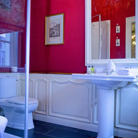 Maison D'hotes La Corne D'or Couette-café 2*