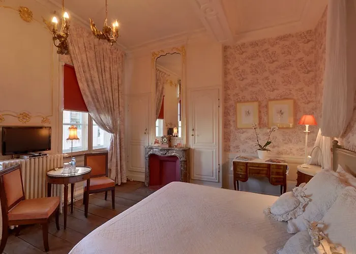 Maison D'hotes La Corne D'or Bed & Breakfast 2*