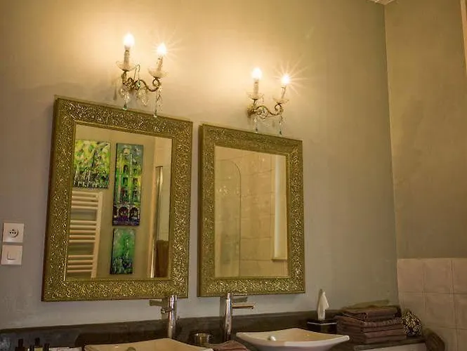 Maison D'hotes La Corne D'or 2*