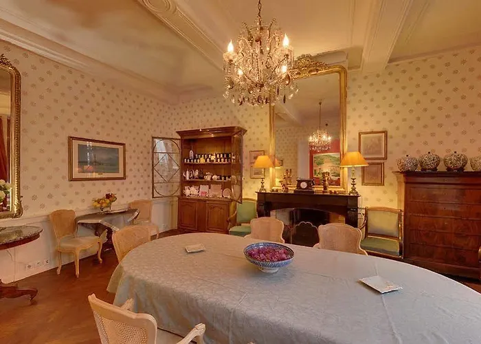 Bed & Breakfast Maison D'hotes La Corne D'or 2*